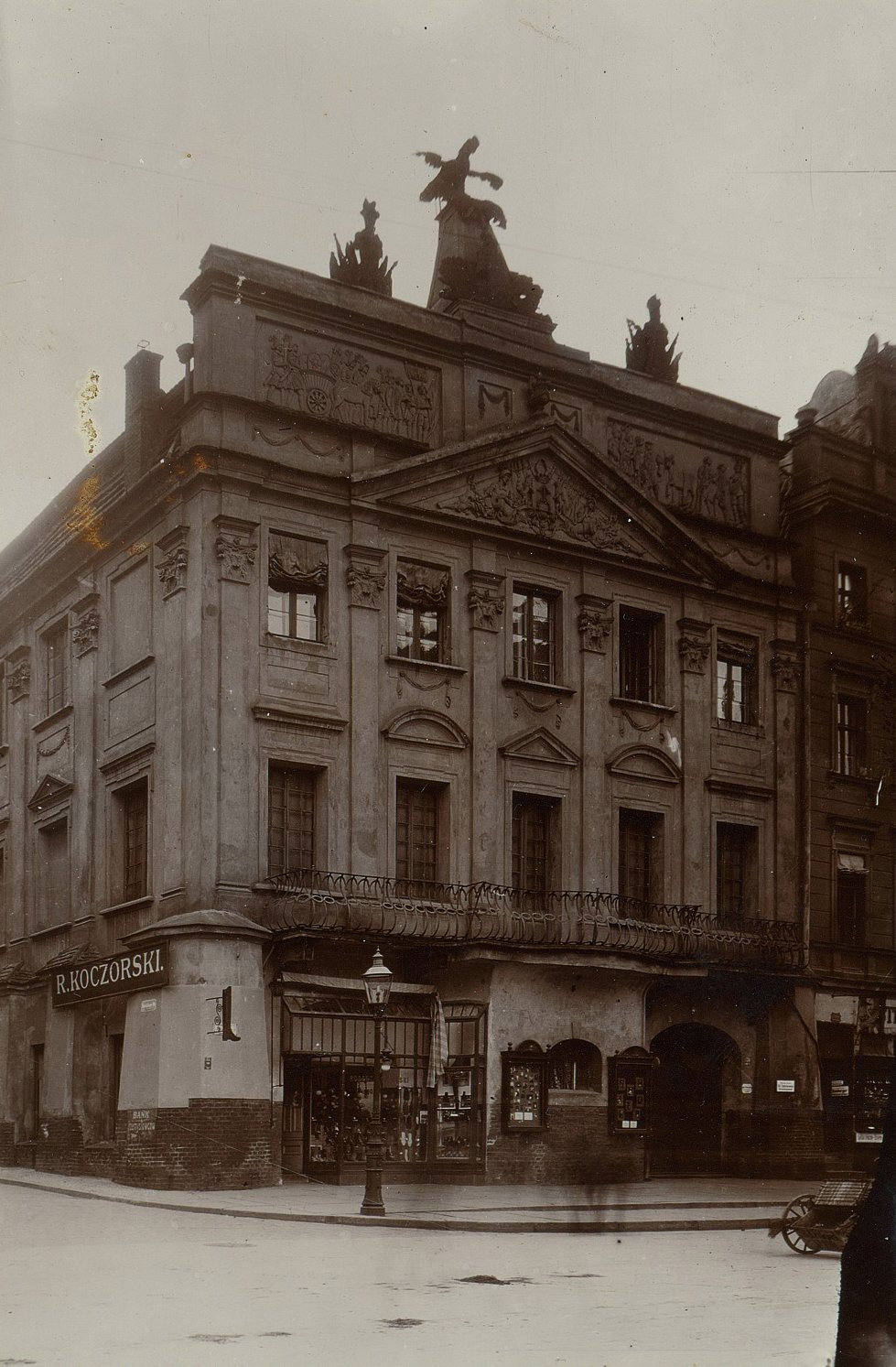 W poznańskim Pałacu Działyńskich 12 lutego 1936 r. odbył się wieczór eksperymentalny z Sabirą Churamowicz.